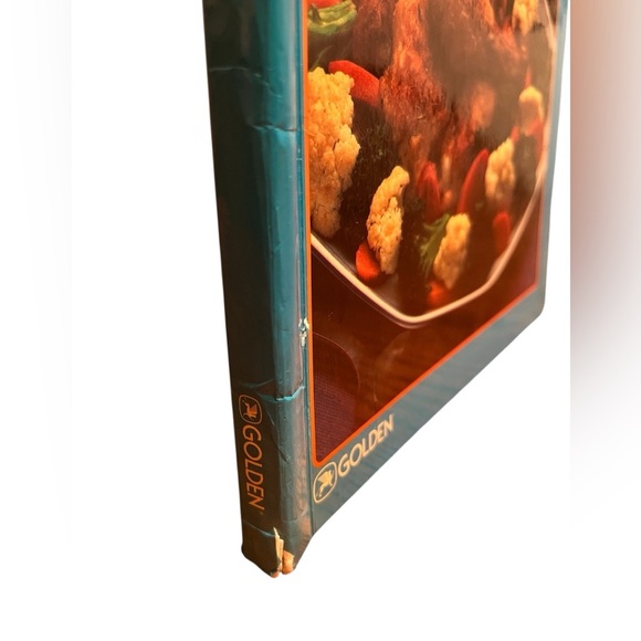 Lot of 2 Vintage Betty Crocker's Cookbooks - 1984 Chicken 1985 Hamburger - Picture 7 of 8